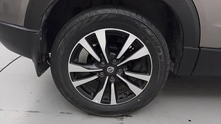 Used 2020 Nissan Kicks [2018-2020] XV Diesel Diesel Manual tyres RIGHT REAR TYRE RIM VIEW