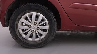 Used 2013 Hyundai i10 Sportz 1.2 Kappa2 Petrol Manual tyres RIGHT REAR TYRE RIM VIEW