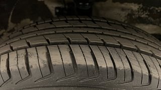 Used 2017 Maruti Suzuki Wagon R 1.0 [2015-2019] VXI AMT Petrol Automatic tyres RIGHT FRONT TYRE TREAD VIEW