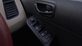 Used 2016 Tata Zest [2014-2019] XMS Petrol Petrol Manual top_features Adjustable ORVM