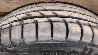 Used 2015 Hyundai Grand i10 Asta AT 1.2 Kappa VTVT Petrol Automatic tyres RIGHT REAR TYRE TREAD VIEW