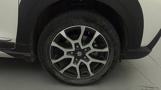 Used 2022 Maruti Suzuki XL6 Alpha AT Petrol Petrol Automatic tyres RIGHT FRONT TYRE RIM VIEW