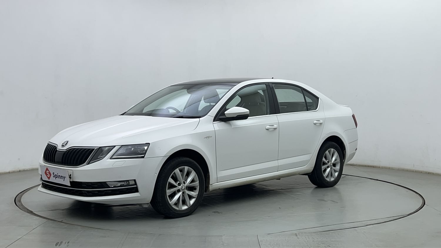 LEFT FRONT CORNER VIEW