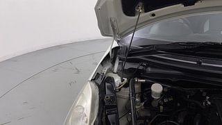 Used 2015 Maruti Suzuki Swift [2014-2017] LXI (O) Petrol Manual engine ENGINE RIGHT SIDE HINGE & APRON VIEW