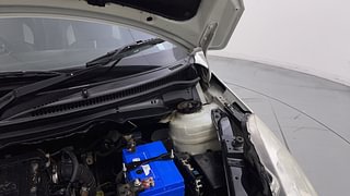 Used 2015 Maruti Suzuki Swift [2014-2017] LXI (O) Petrol Manual engine ENGINE LEFT SIDE HINGE & APRON VIEW