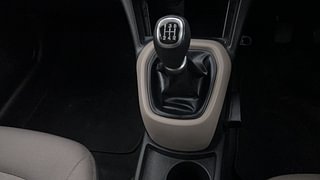 Used 2014 Hyundai Xcent [2014-2017] S (O) Petrol Petrol Manual interior GEAR  KNOB VIEW