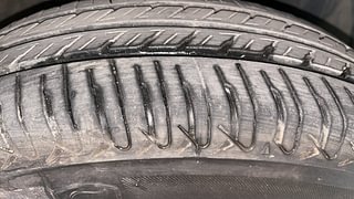 Used 2016 Renault Kwid [2015-2019] RXT Petrol Manual tyres RIGHT FRONT TYRE TREAD VIEW