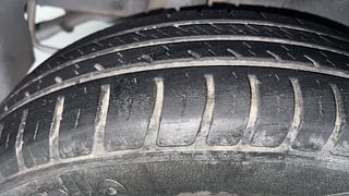 Used 2015 Maruti Suzuki Swift [2014-2017] LXI (O) Petrol Manual tyres RIGHT REAR TYRE TREAD VIEW
