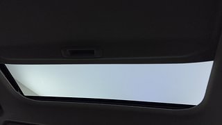 Used 2021 Hyundai Venue [2019-2022] SX 1.0 (O) Turbo iMT Petrol Manual top_features Sunroof