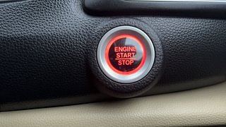 Used 2021 Honda Amaze 1.2 VX CVT i-VTEC Petrol Automatic top_features Keyless start