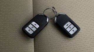 Used 2020 honda City V 4th Gen Petrol Manual extra CAR KEY VIEW