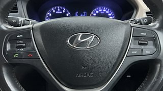 Used 2014 Hyundai Elite i20 [2014-2018] Sportz 1.2 Petrol Manual top_features Steering mounted controls
