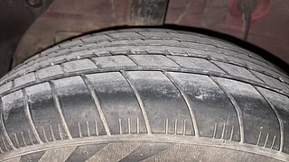 Used 2014 Hyundai Elite i20 [2014-2018] Sportz 1.2 Petrol Manual tyres RIGHT REAR TYRE TREAD VIEW