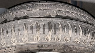 Used 2021 renault Kwid 1.0 RXT Opt Petrol Manual tyres RIGHT REAR TYRE TREAD VIEW