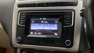 Used 2017 Volkswagen Ameo [2016-2020] Highline1.2L (P) Petrol Manual top_features Integrated (in-dash) music system