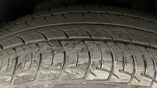 Used 2017 Volkswagen Ameo [2016-2020] Highline1.2L (P) Petrol Manual tyres LEFT REAR TYRE TREAD VIEW