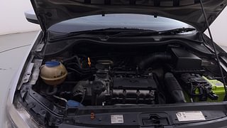 Used 2012 Volkswagen Polo [2010-2014] Comfortline 1.2L (P) Petrol Manual engine ENGINE RIGHT SIDE HINGE & APRON VIEW