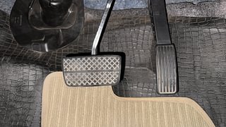 Used 2022 Honda Amaze 1.2 VX CVT i-VTEC Petrol Automatic interior PEDALS VIEW