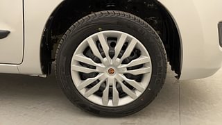 Used 2017 Maruti Suzuki Wagon R 1.0 [2015-2019] VXI AMT Petrol Automatic tyres RIGHT FRONT TYRE RIM VIEW