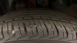 Used 2019 Renault Kwid [2017-2019] RXT 1.0 SCE Special (O) Petrol Manual tyres LEFT FRONT TYRE TREAD VIEW
