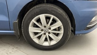 Used 2017 Volkswagen Ameo [2016-2020] Highline1.2L (P) Petrol Manual tyres RIGHT FRONT TYRE RIM VIEW