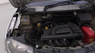 Used 2016 Renault Kwid [2015-2019] RXT Petrol Manual engine ENGINE RIGHT SIDE HINGE & APRON VIEW