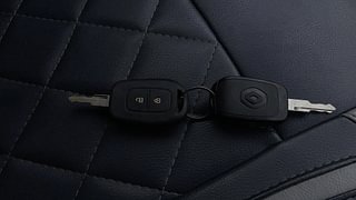 Used 2016 Renault Kwid [2015-2019] RXT Petrol Manual extra CAR KEY VIEW