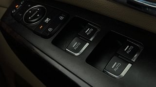Used 2020 Kia Carnival Limousine Diesel Automatic top_features Power windows