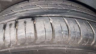 Used 2021 Hyundai New i20 Asta (O) 1.0 Turbo DCT Petrol Automatic tyres RIGHT REAR TYRE TREAD VIEW