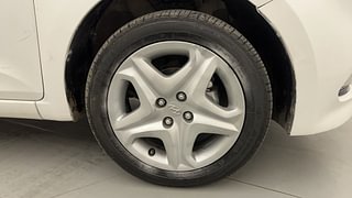 Used 2017 Hyundai Elite i20 [2014-2018] Asta 1.2 Petrol Manual tyres RIGHT FRONT TYRE RIM VIEW