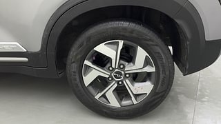 Used 2021 Kia Sonet HTX 1.0 iMT Petrol Manual tyres LEFT REAR TYRE RIM VIEW