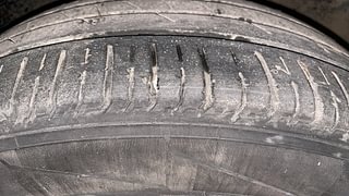 Used 2019 Tata Tiago [2018-2020] XZA+ AMT Petrol Automatic tyres RIGHT FRONT TYRE TREAD VIEW