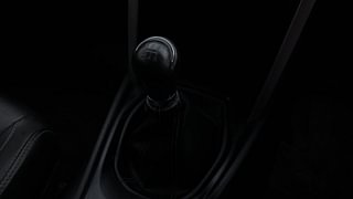 Used 2018 Toyota Innova Crysta [2016-2020] 2.4 Z 7STR Diesel Manual interior GEAR  KNOB VIEW
