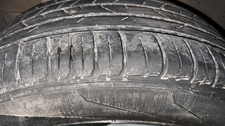 Used 2021 Hyundai Venue [2019-2022] SX Plus 1.0 Turbo DCT Petrol Automatic tyres RIGHT REAR TYRE TREAD VIEW