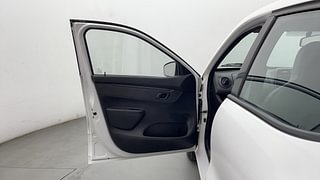 Used 2018 Renault Kwid [2015-2019] RXT Petrol Manual interior LEFT FRONT DOOR OPEN VIEW