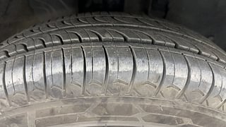 Used 2016 Renault Kwid [2015-2019] RXT Petrol Manual tyres RIGHT FRONT TYRE TREAD VIEW