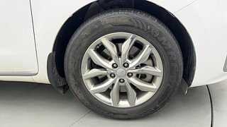 Used 2020 Kia Carnival Limousine Diesel Automatic tyres RIGHT FRONT TYRE RIM VIEW