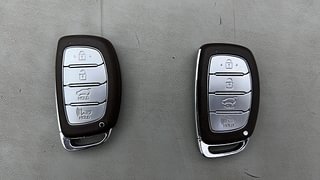 Used 2021 Hyundai Venue [2019-2022] SX Plus 1.0 Turbo DCT Petrol Automatic extra CAR KEY VIEW