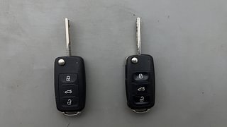 Used 2016 Volkswagen Ameo [2016-2017] Highline 1.5L AT (D) Diesel Automatic extra CAR KEY VIEW