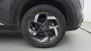 Used 2021 Hyundai Venue [2019-2022] SX Plus 1.0 Turbo DCT Petrol Automatic tyres RIGHT FRONT TYRE RIM VIEW