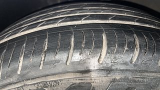 Used 2020 Kia Carnival Limousine Diesel Automatic tyres LEFT FRONT TYRE TREAD VIEW