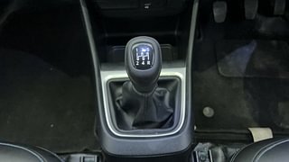 Used 2022 Tata Punch Accomplished MT Petrol Manual interior GEAR  KNOB VIEW