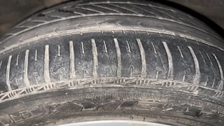 Used 2013 Honda Amaze [2013-2016] 1.2 S i-VTEC Petrol Manual tyres RIGHT REAR TYRE TREAD VIEW