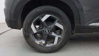 Used 2021 Hyundai Venue [2019-2022] SX Plus 1.0 Turbo DCT Petrol Automatic tyres RIGHT REAR TYRE RIM VIEW