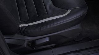 Used 2018 Ford Figo [2015-2019] Titanium1.5 TDCi Diesel Manual top_features Driver height adjustable seat