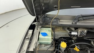 Used 2017 Renault Kwid [2015-2019] RXT Petrol Manual engine ENGINE RIGHT SIDE HINGE & APRON VIEW