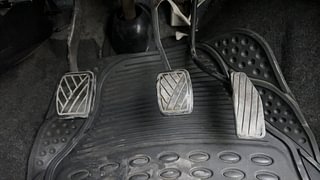Used 2013 Maruti Suzuki Wagon R 1.0 [2010-2019] VXi Petrol Manual interior PEDALS VIEW