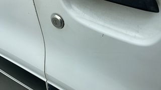 Used 2018 Renault Kwid [2015-2019] RXT Petrol Manual dents MINOR SCRATCH