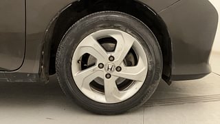 Used 2015 Honda City [2014-2017] VX CVT Petrol Automatic tyres RIGHT FRONT TYRE RIM VIEW