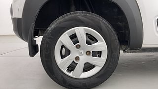 Used 2018 Renault Kwid [2015-2019] RXT Petrol Manual tyres RIGHT REAR TYRE RIM VIEW